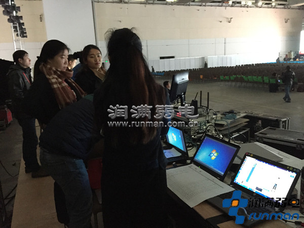 舞臺(tái)搭建服務(wù)商現(xiàn)場施工2