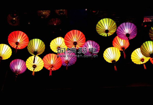 元宵節(jié)習(xí)俗張燈結(jié)彩